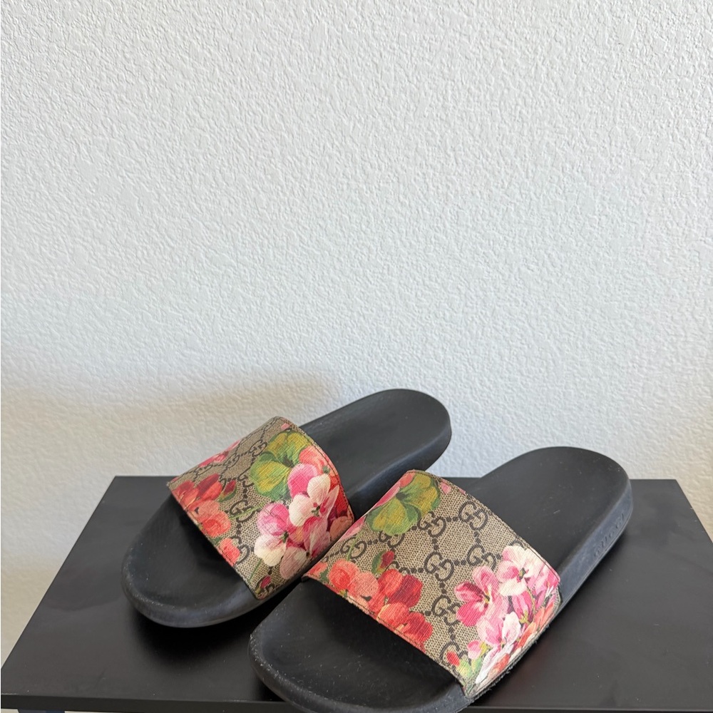 Gucci Bloom Sandals